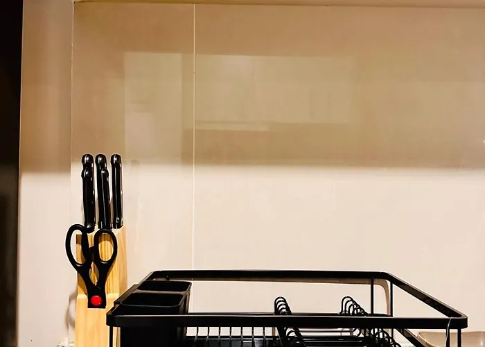 Cool Chic 1br Uptown Parksuites Pay Parking T1 33k