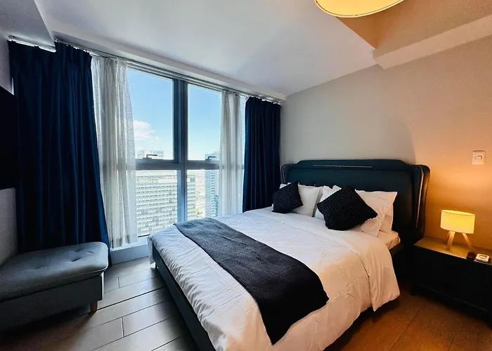 Cool Chic 1br Uptown Parksuites Pay Parking T1 33k Apartamento Manila